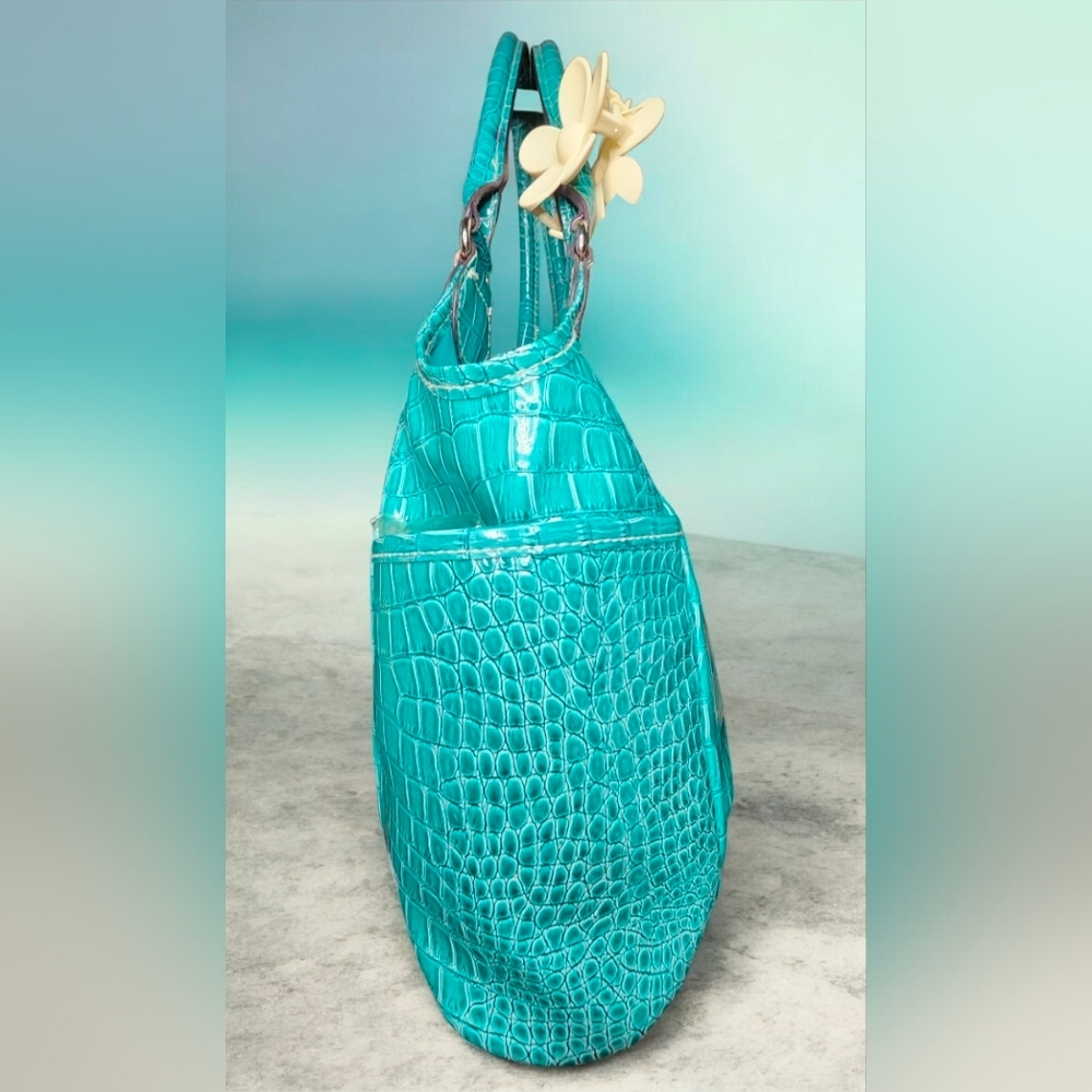 Turquoise Crocodile-Embossed Women’s Hobo Bag With Bear Charm & Flower Hair Clip - Picture 8 of 15